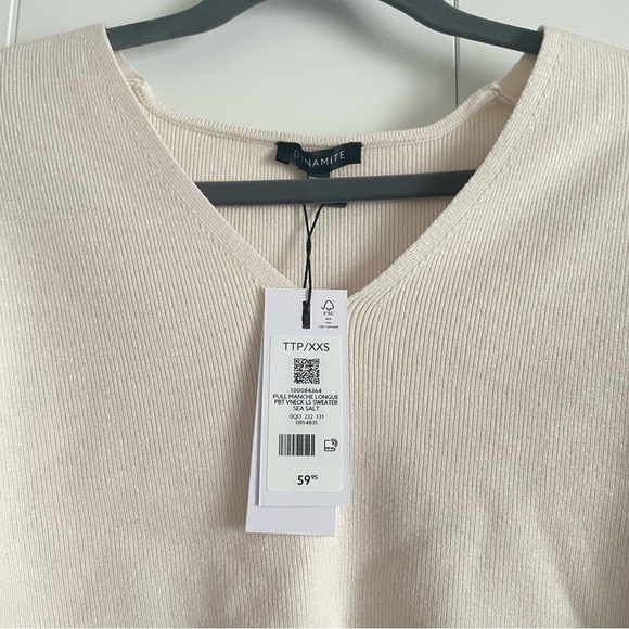 Dynamite Long Sleeve V-Neck Sweater - Picture 3 of 4